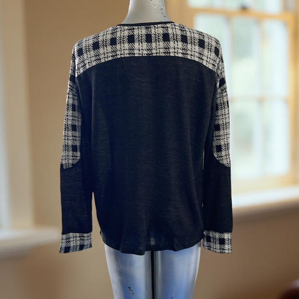 Simple Elegant Top - Picture 5 of 5
